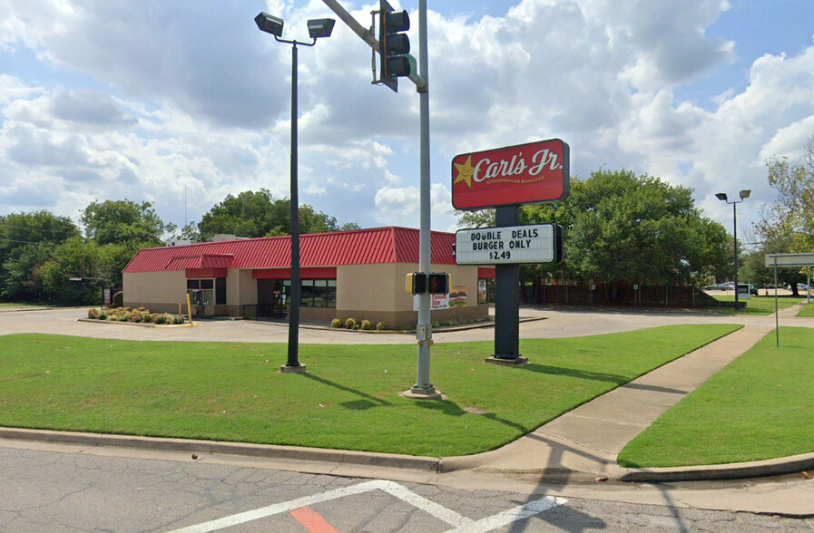 Primary Photo Of 1305 W Main St, Durant Fast Food For Lease