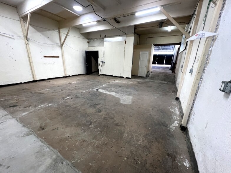 More Photos Of 9127 S Western Ave, Los Angeles Storefront For Lease