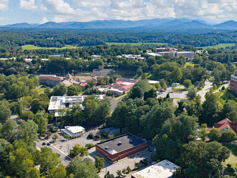 More Photos Of 275 Mcdowell St, Asheville Medical For Sale