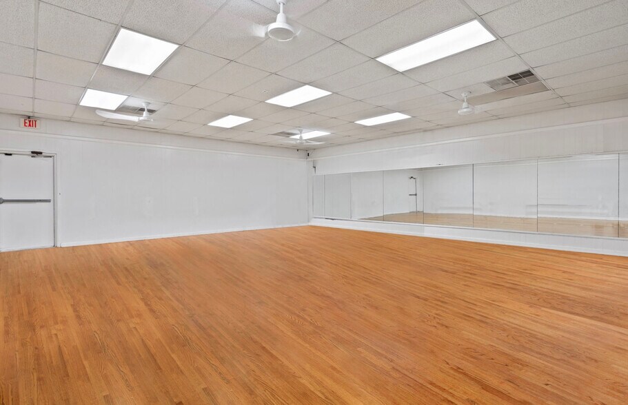 More Photos Of 13957 Mt Pleasant Rd, Jacksonville Office For Sale