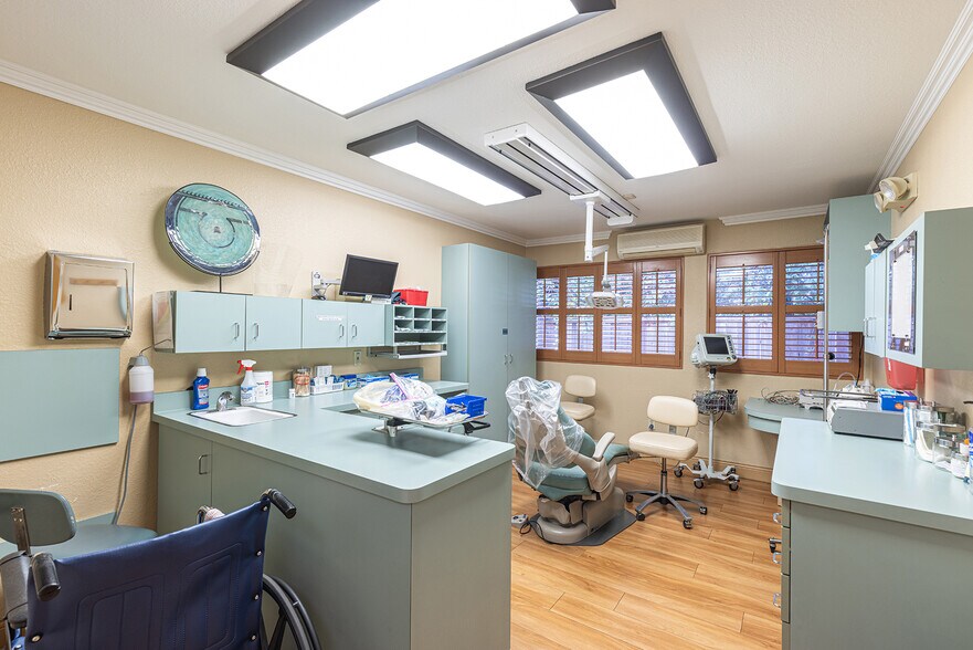 More Photos Of 2211 4th St, Santa Rosa Medical For Sale