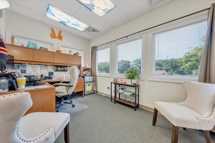 More Photos Of 2408 Electric Rd, Roanoke Medical For Lease