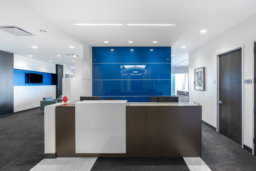 More Photos Of 6500 Rte Transcanadienne, Pointe-claire Coworking Space