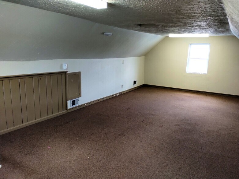 More Photos Of 34771 Vine St, Eastlake Storefront Retail Office For Sale