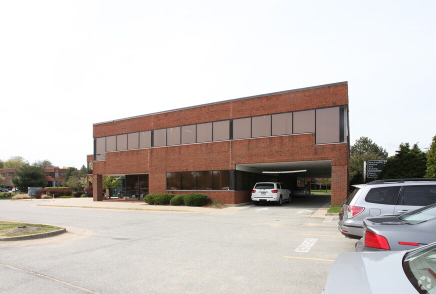 More Photos Of 4 Shaws Cv, New London Medical For Lease