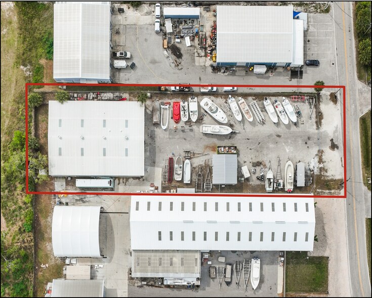 More Photos Of 5703 Pinkney Ave, Sarasota Warehouse For Lease