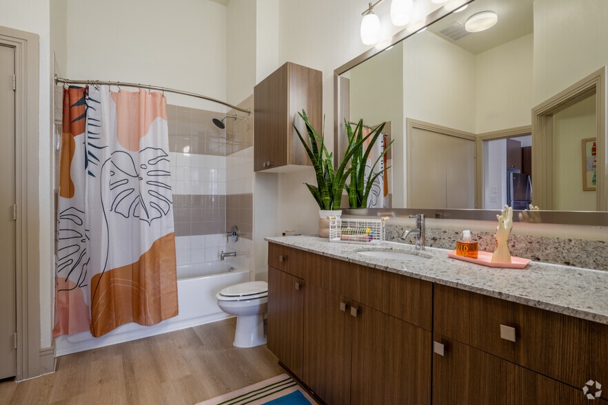 More Photos Of 2717 S Lamar Blvd, Austin Apartments For Lease