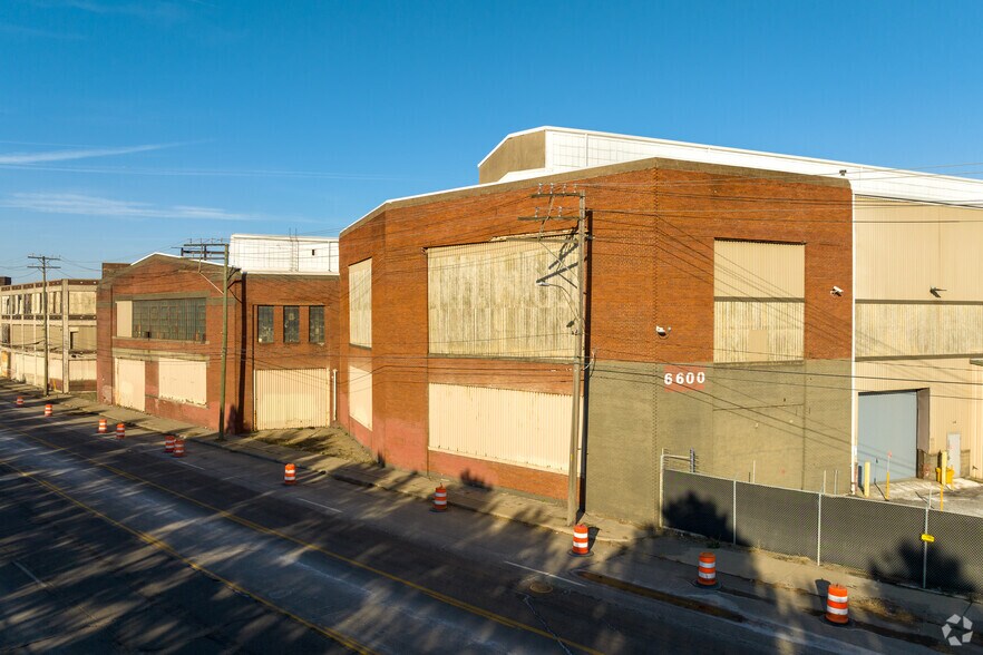 More Photos Of 6600 Mount Elliott St, Detroit Warehouse For Lease