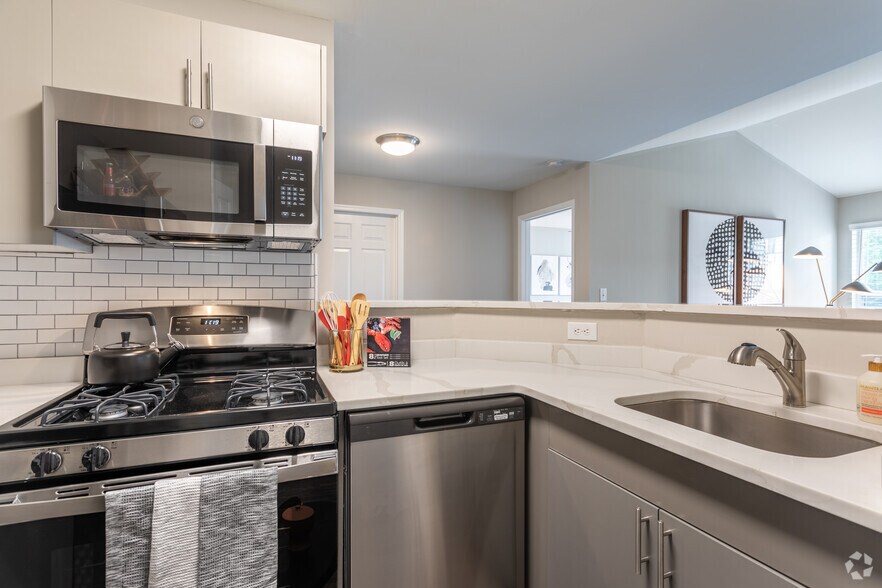 More Photos Of 100 Morgan St, Stamford Apartments For Lease