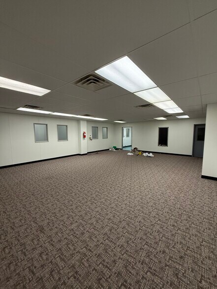 More Photos Of 1202 Industrial Dr, Warsaw Industrial For Sale