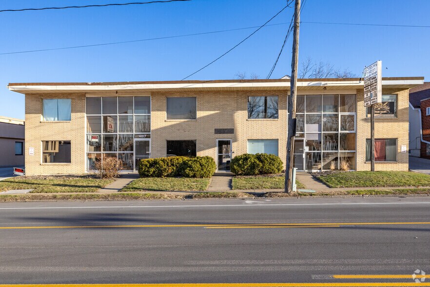 More Photos Of 4815-4817 University Ave, Des Moines Office For Lease