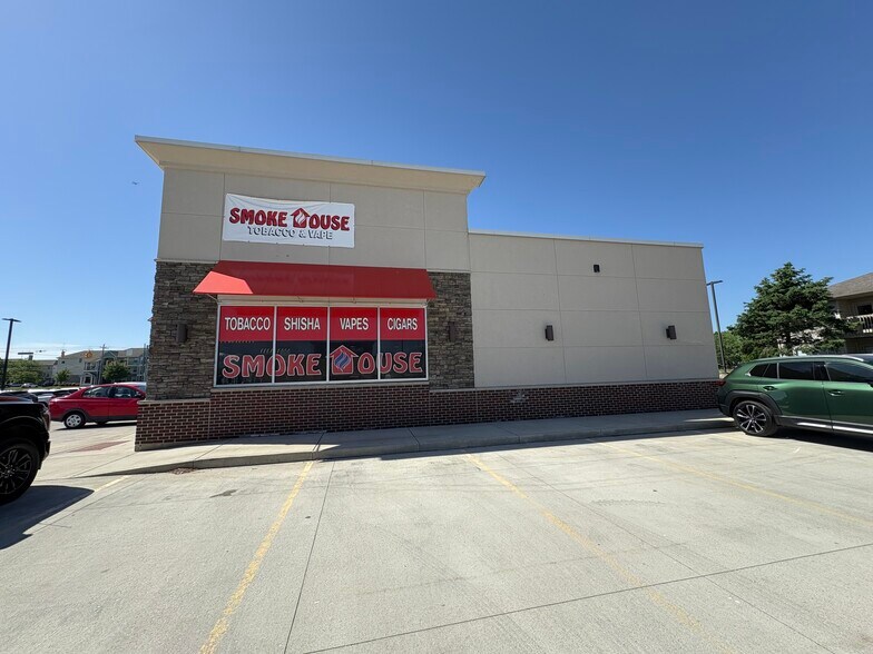 More Photos Of 3504 Paramount Dr, West Lafayette Storefront For Lease