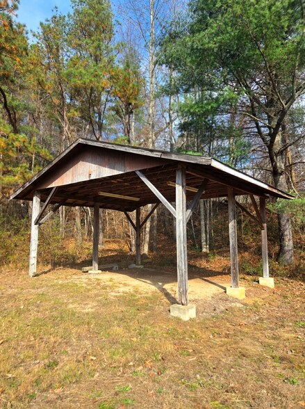 More Photos Of 6785 Airport Rd, Andrews Light Distribution For Sale