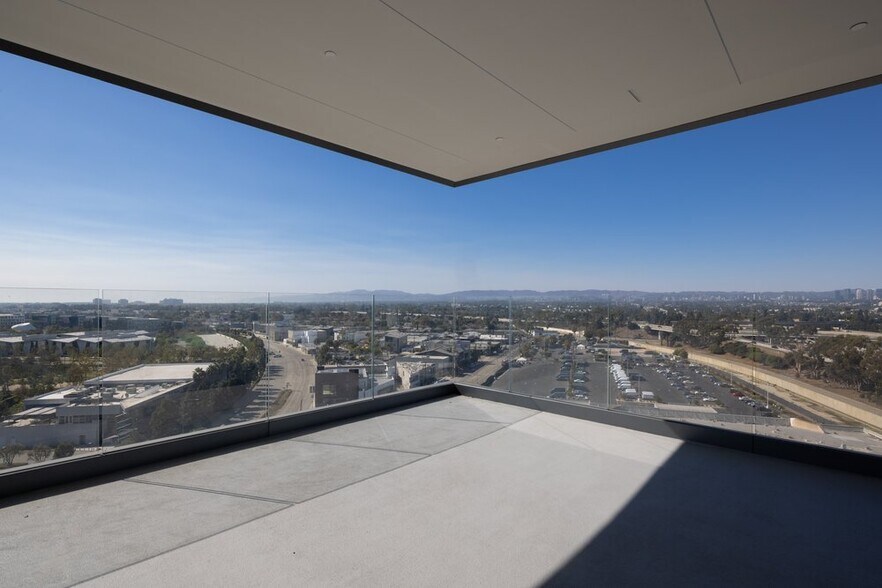 More Photos Of 6181 W Centinela Ave, Culver City Loft Creative Space For Lease