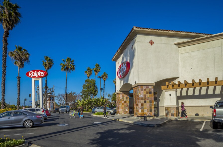 More Photos Of 3380 N Los Coyotes Diagonal, Long Beach Supermarket For Lease