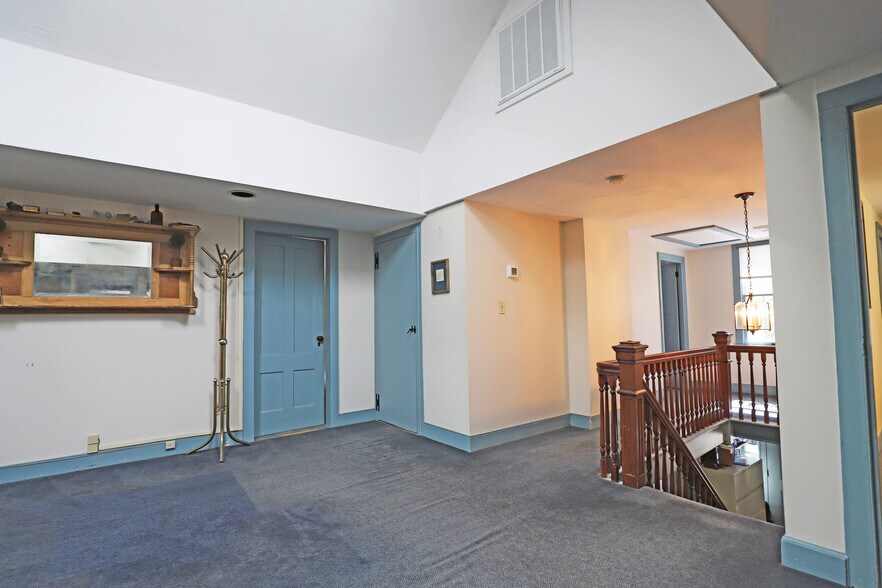 More Photos Of 49 Locust St, Falmouth Office Residential For Lease