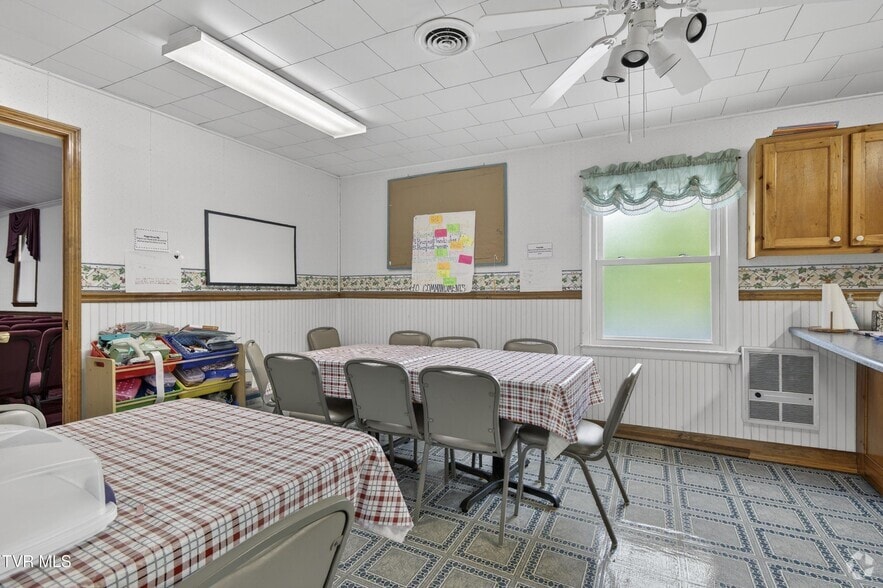 More Photos Of 302 Crescent Dr, Glade Spring Religious Facility For Sale