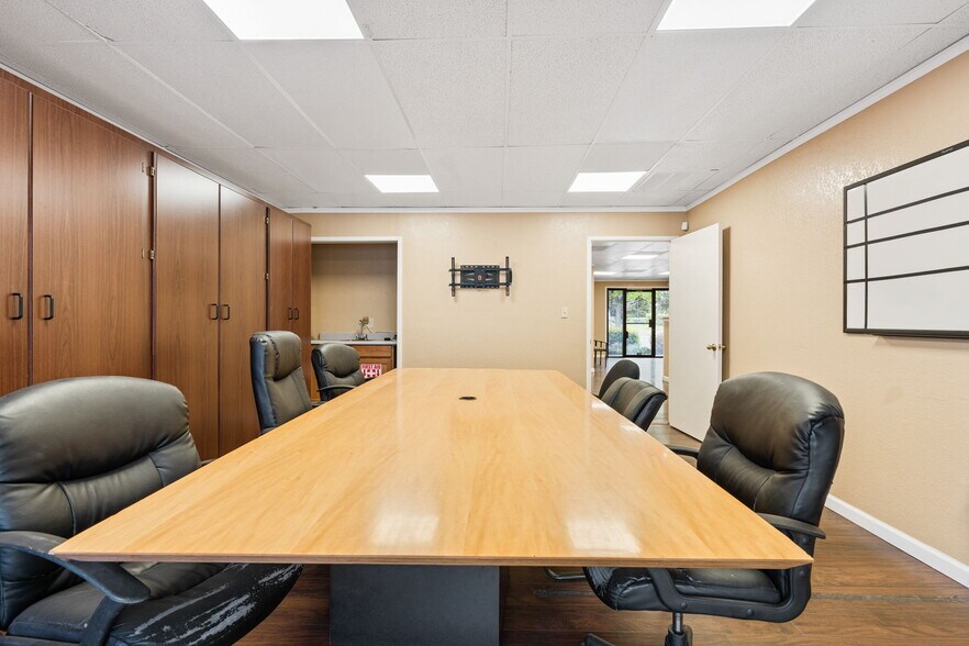 More Photos Of 1665 W Shaw Ave, Fresno Medical For Sale