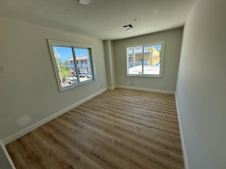 More Photos Of 1 SW Osceola St, Stuart Restaurant For Lease