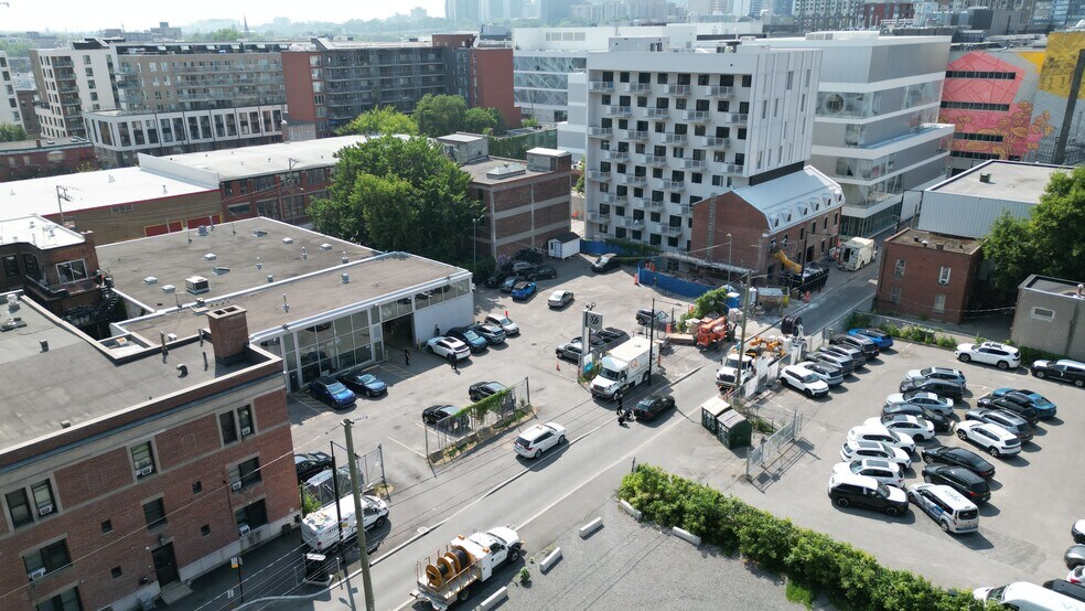 More Photos Of 280 Rue Young, Montréal Auto Repair For Lease
