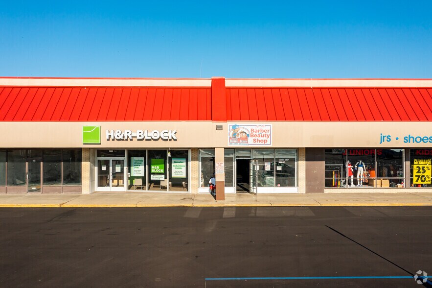 More Photos Of 4813-4945 Clio Rd, Flint Unknown For Lease