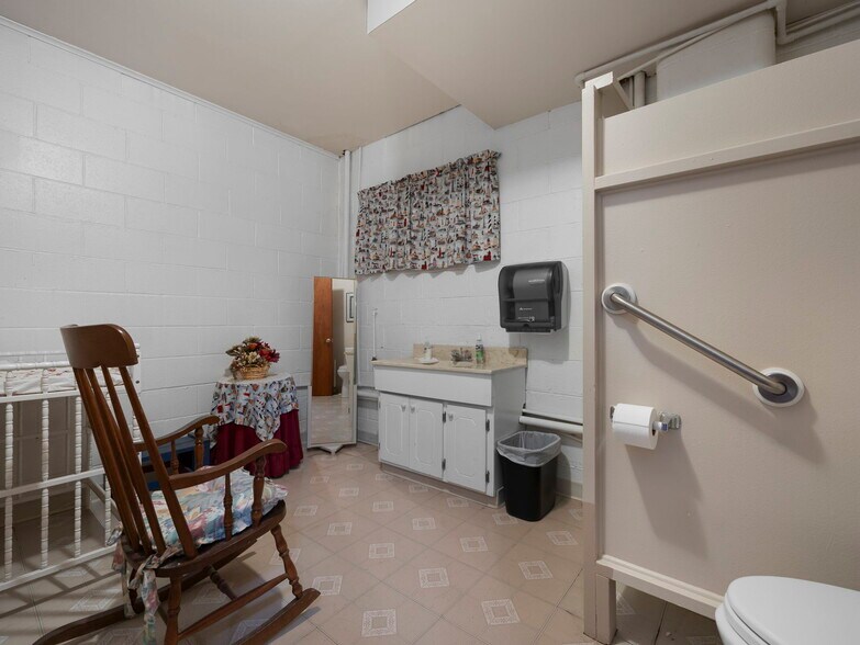 More Photos Of 39590 Pioneer blvd, Sandy Religious Facility For Sale