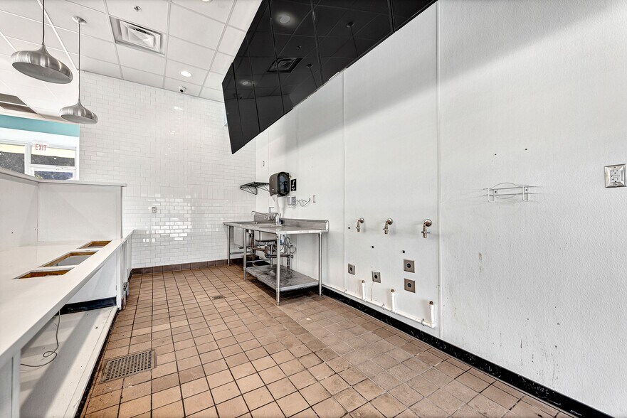 More Photos Of 4280 W Martin Luther King Blvd, Fayetteville Restaurant For Sale