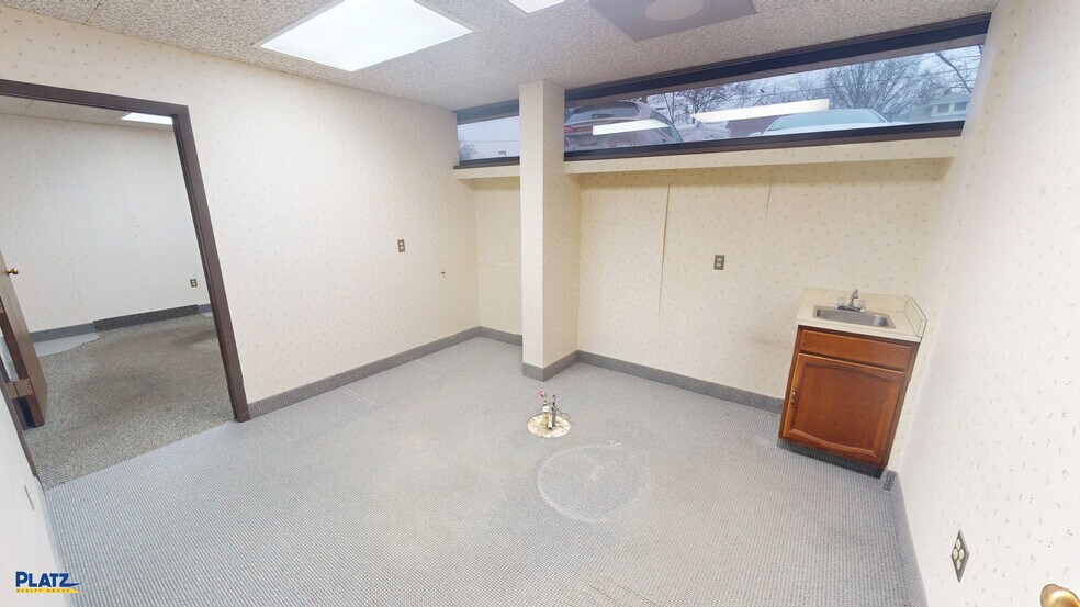 More Photos Of 1515 E Market St, Warren Medical For Lease