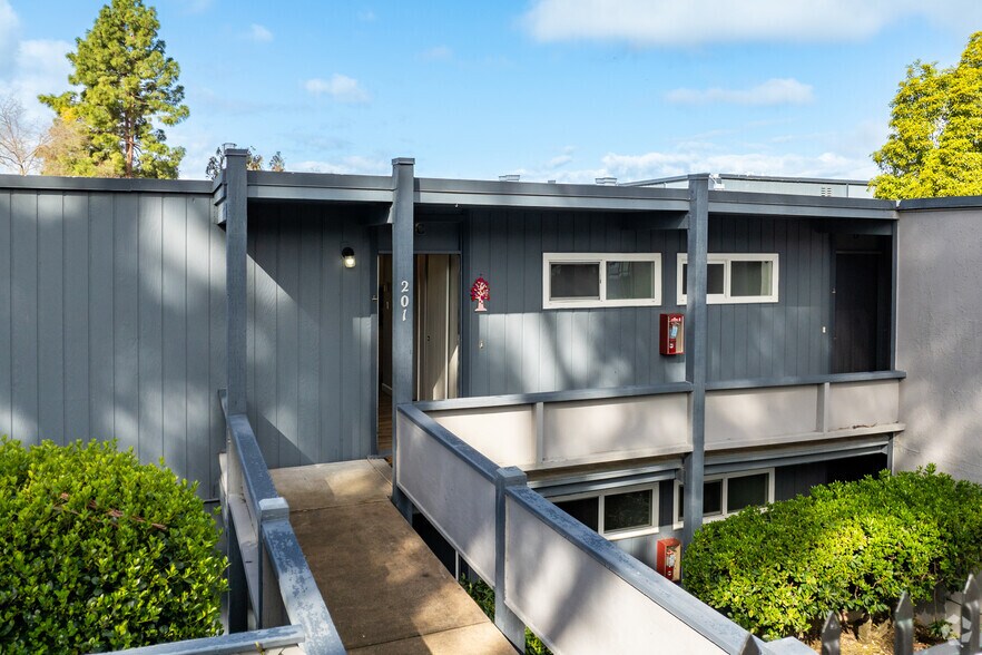 More Photos Of 201 Avian Dr, Vallejo Apartments For Sale