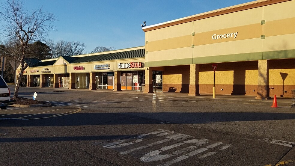 More Photos Of 1710-1738 E Little Creek Rd, Norfolk Storefront For Lease