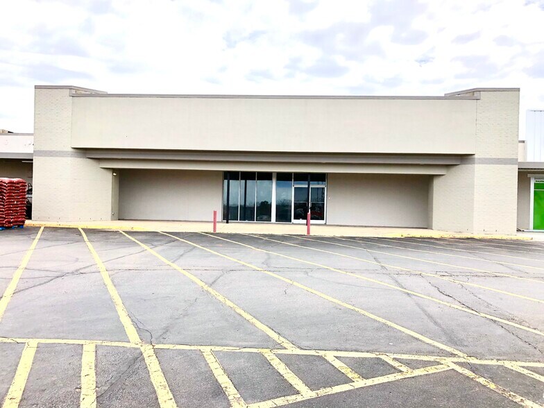 More Photos Of 1600-1718 N Green Ave, Purcell Unknown For Lease