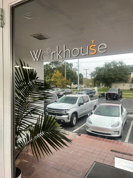 More Photos Of 6818-6824 S Manhattan Ave, Tampa Coworking Space