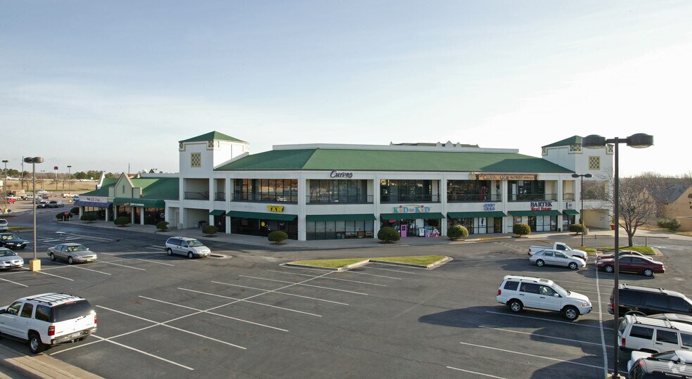 More Photos Of 2200-2404 Airport Fwy, Bedford Freestanding For Lease