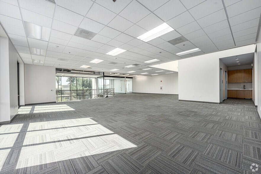 More Photos Of 415 S Motor Ave, Azusa Warehouse For Sale
