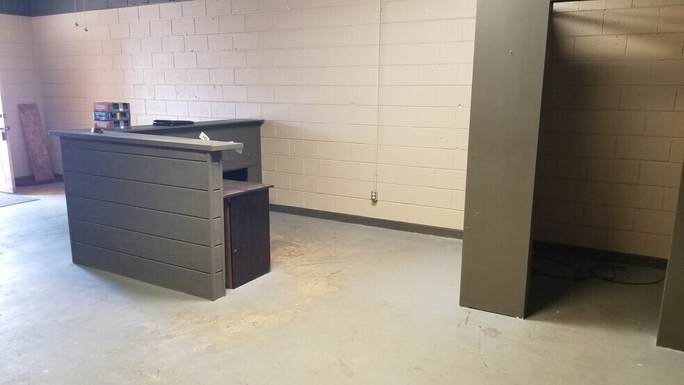 More Photos Of 7627-7633 Highland Rd, Waterford Storefront Retail Office For Sale