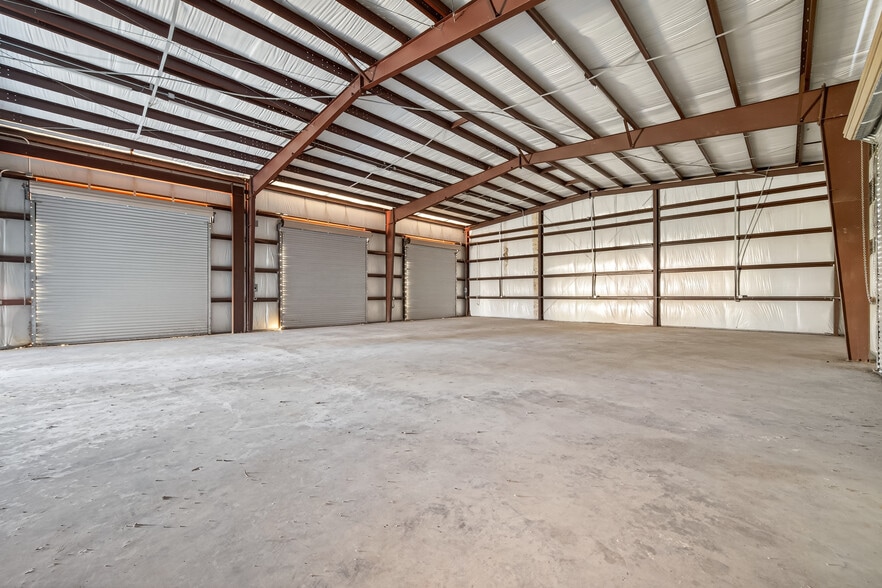 More Photos Of 5901 County Road 675B, Rosharon Warehouse For Lease