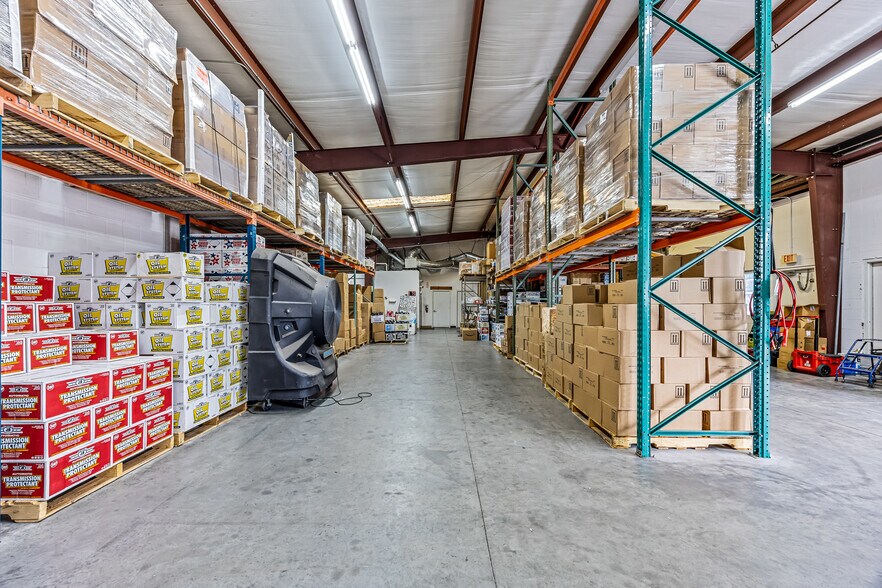 More Photos Of 3195 New York Ave, Melbourne Warehouse For Lease