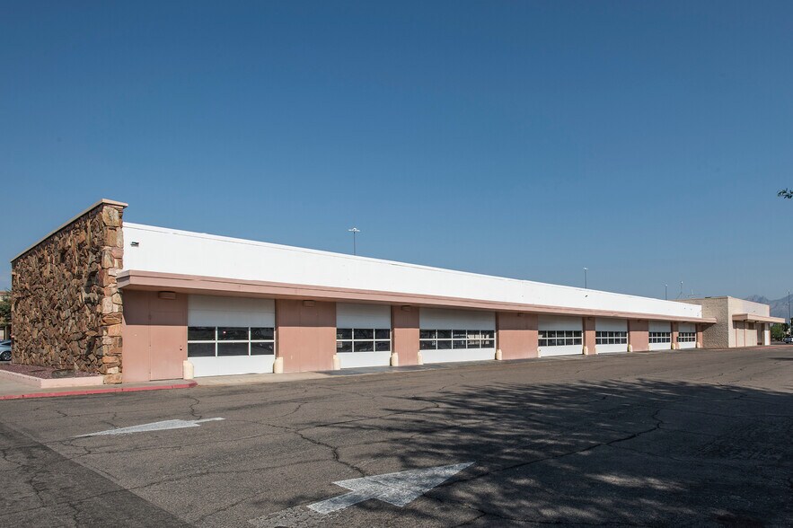 More Photos Of 5950 E Broadway Blvd, Tucson General Retail For Lease