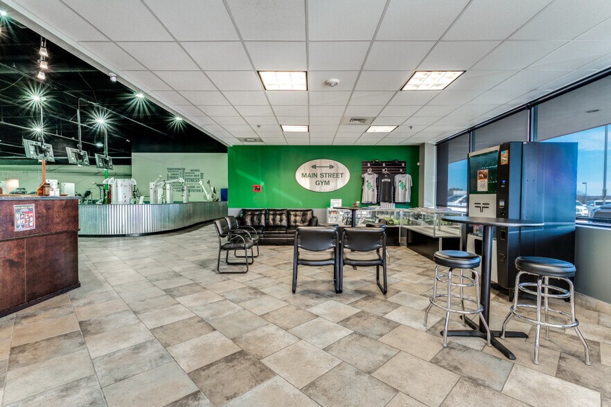 More Photos Of 1000 E Main St, Midlothian Supermarket For Lease