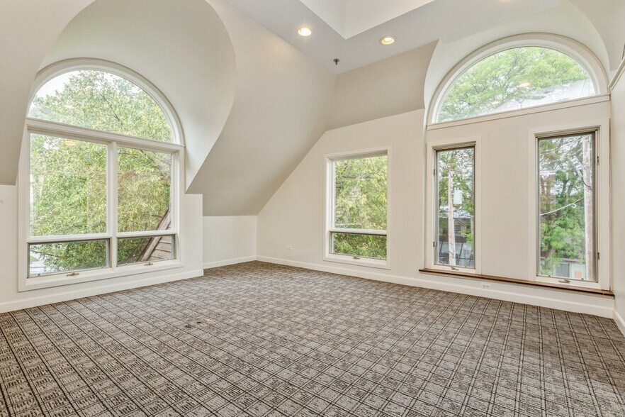 More Photos Of 330 E Main St, Barrington Office For Lease