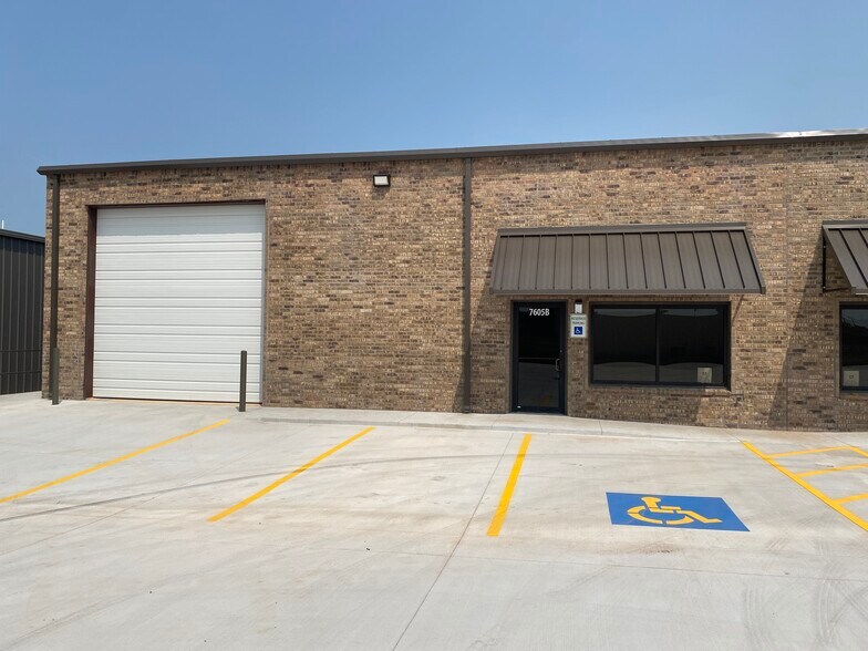 More Photos Of 7605 NW 79th Pl, Oklahoma City Industrial For Lease