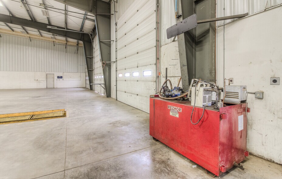 More Photos Of 501 Stover Rd, Grandview Industrial For Sale