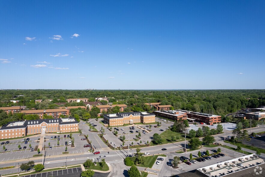 More Photos Of 456 N New Ballas Rd, Creve Coeur Medical For Lease