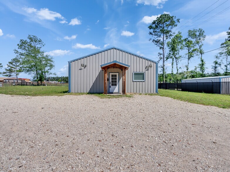 More Photos Of 11395 FM 2432 Rd, Willis Light Manufacturing For Sale