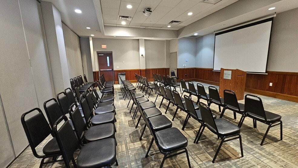 More Photos Of 8520 Baymeadows Rd, Jacksonville Hotel For Sale
