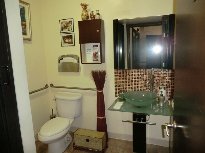 More Photos Of 530-532 W Glenoaks Blvd, Glendale Medical For Lease