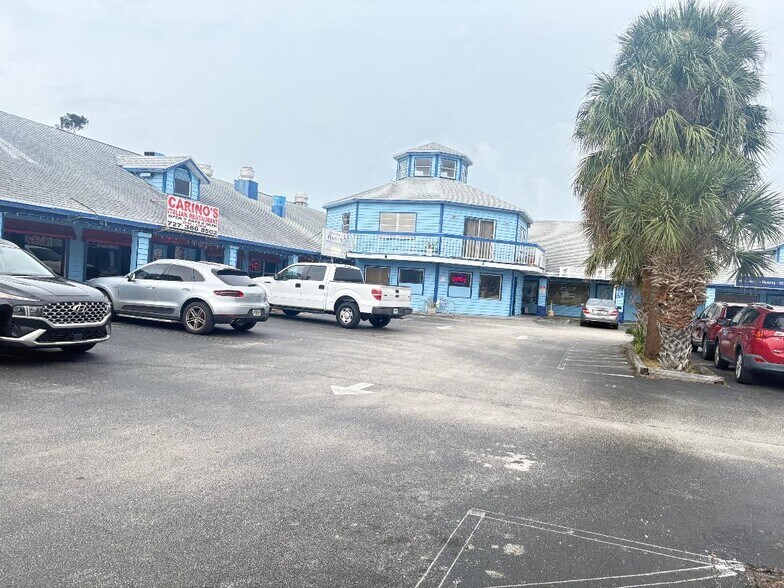 More Photos Of 9524 Blind Pass Rd, St Pete Beach General Retail For Lease