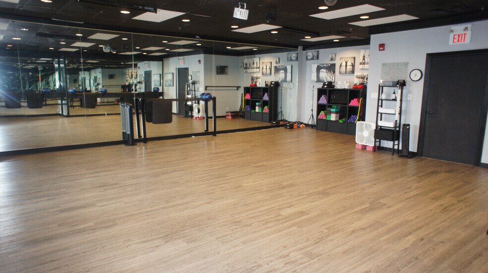 More Photos Of 134 Pembina Rd, Sherwood Park Flex For Sale