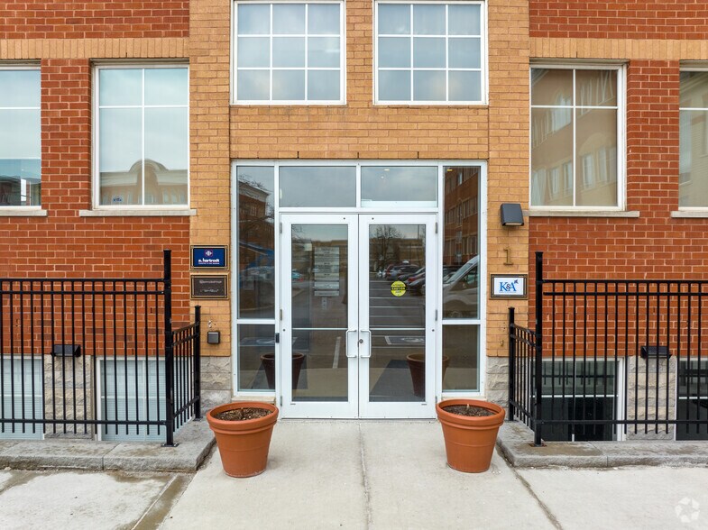 More Photos Of 5025 Orbitor Dr, Mississauga Office For Lease