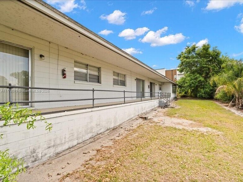 More Photos Of 1903 S Lakemont Ave, Winter Park Apartments For Sale